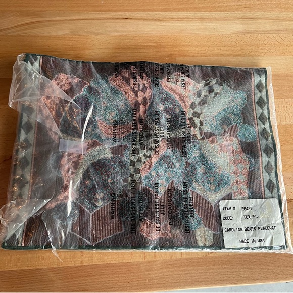 Vintage 1998 Christmas Caroling Bears Placemats. Set of 4. - Picture 4 of 5